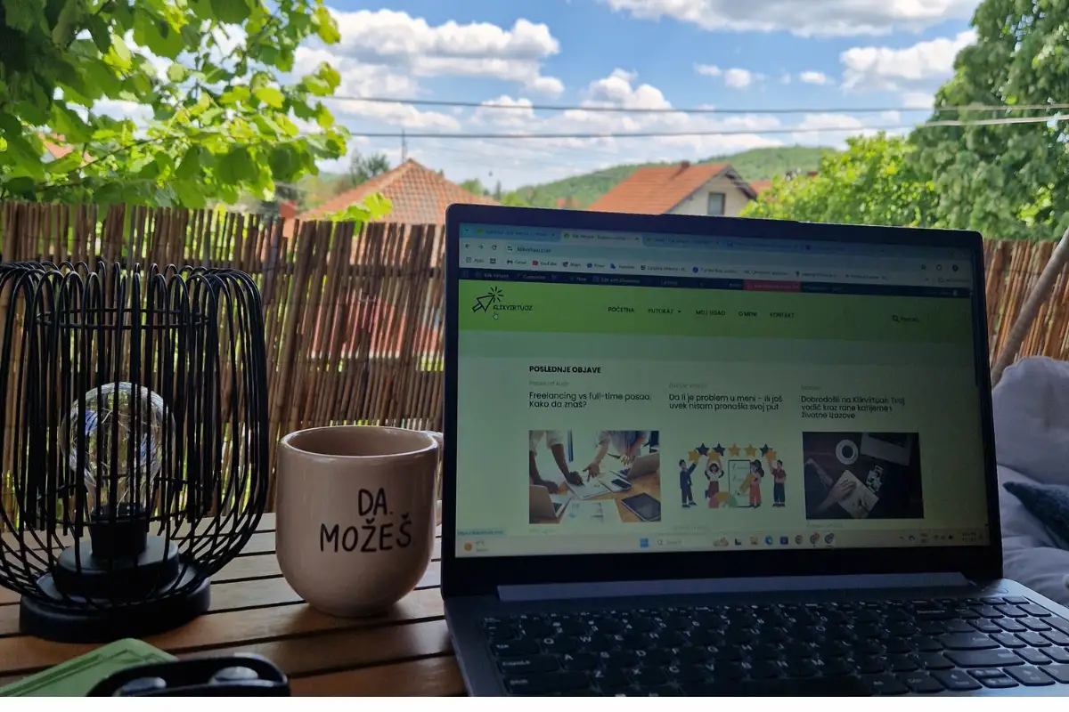 Klikvirtuoz putokaz za karijeru ucenje i zivot - slika laptopa-solje-sajta